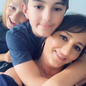 Meet your Posher, Fadila